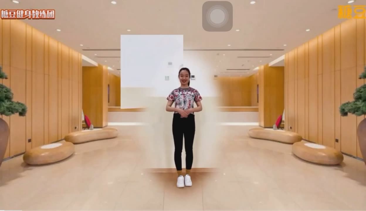 健身女教练示范动作举重健身训练-爱奇艺(图1) 健身女教练示范动作举重健身训练-爱奇艺(图1)